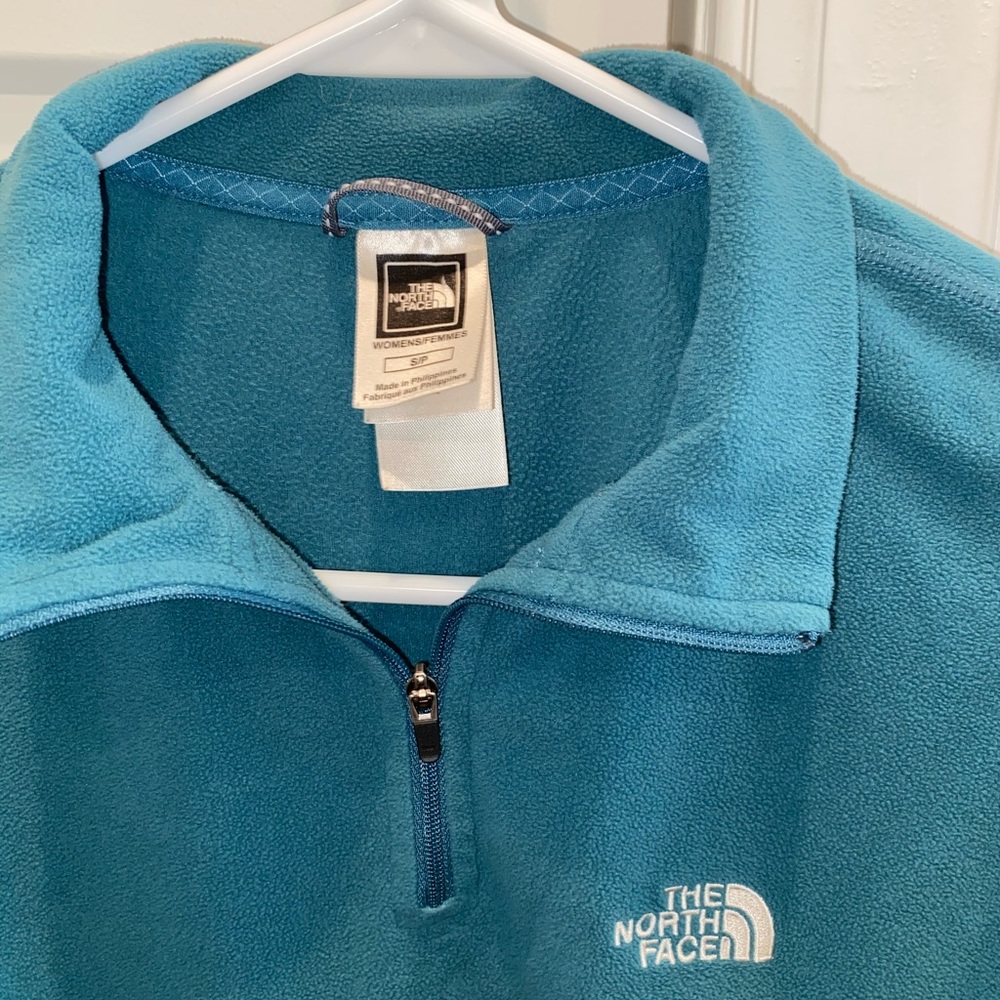 Women’s north face pullover - Picture 2 of 3